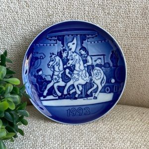 B&G Barnets Dag Copenhagen Children’s Day hand painted plate 1993 “The Carousel”